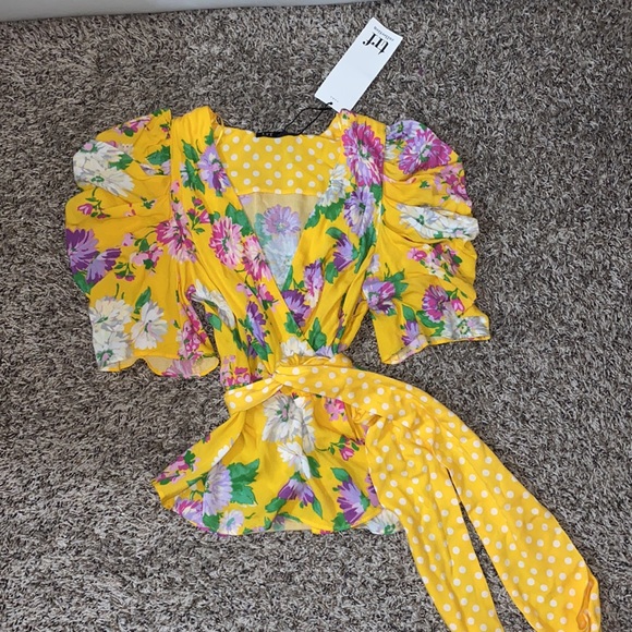 Zara TRF Floral Yellow Printed Wrap Top NWT XS - Picture 3 of 7